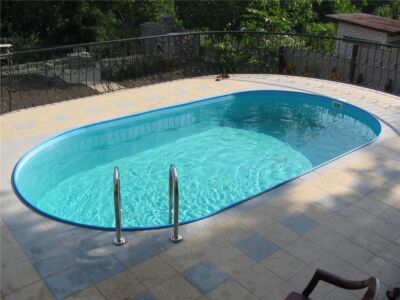 Великий каркасний басейн AZURO IBIZA 9,0х5,0х1,5 м у процесі монтажу