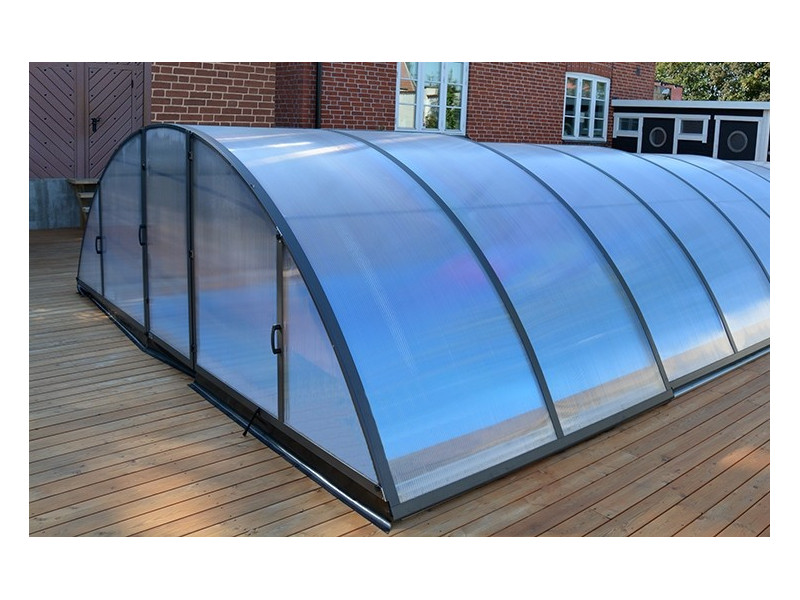 Чому восени басейн потребує павільйону?