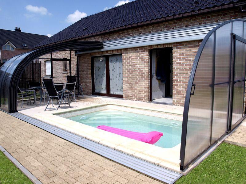 Як доглядати за павільйоном для басейну: поради для довгої служби