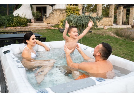 Додаткові функції СПА басейнів: користь не лише від гідромасажу